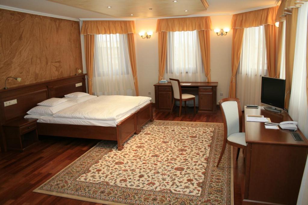 Nimrod Bioszalloda Es Bioetterem Karcag Dış mekan fotoğraf